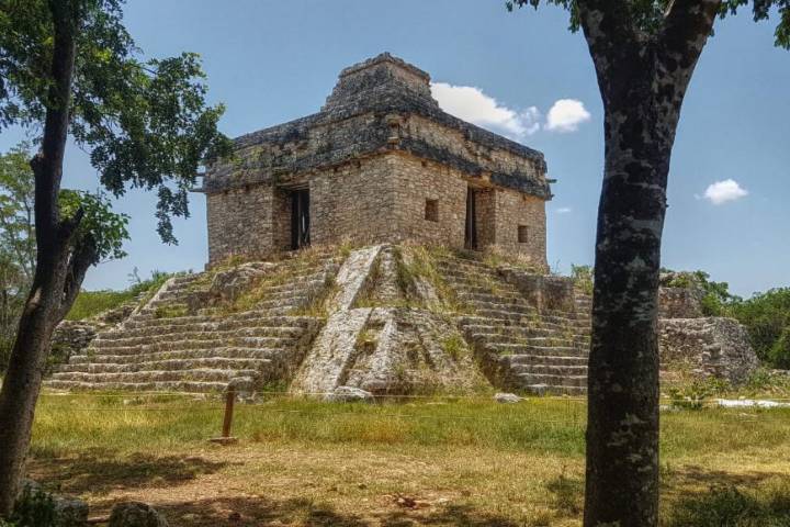 Templo-maya-Foto-Guía-Yucateca-1 https://raqueltyler.com/wp-content/uploads/2025/09/Templo-maya-Foto-Guia-Yucateca-1.jpg